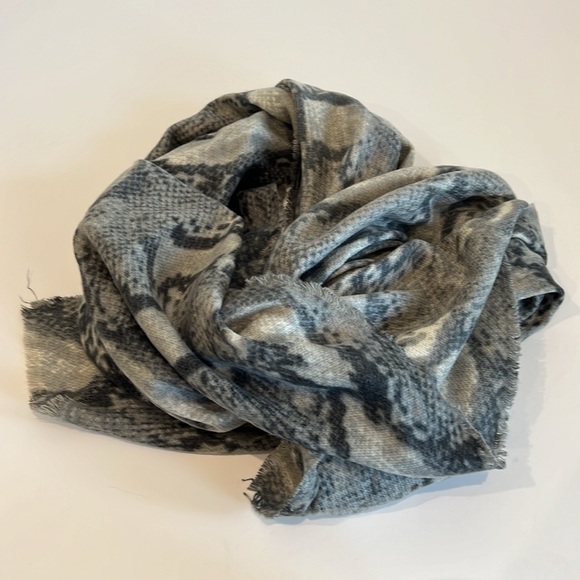 Mixit Blue Light Dark Grey Creme Patterned Scarf Wrap Rectangular Neutral Spring - Picture 4 of 5